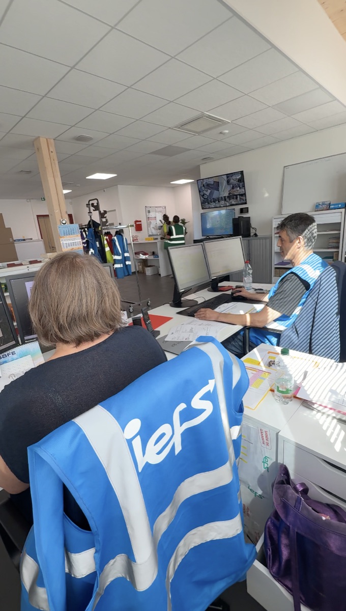 Équipe IEFS en supervision au poste de contrôle